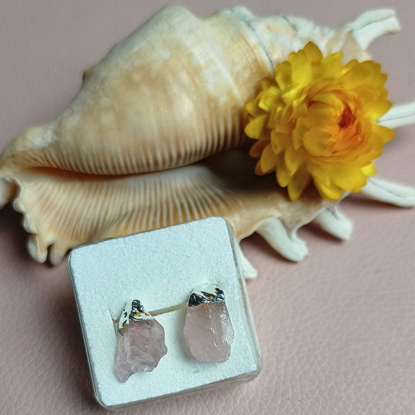 Růženín náušnice surové hroty (1)