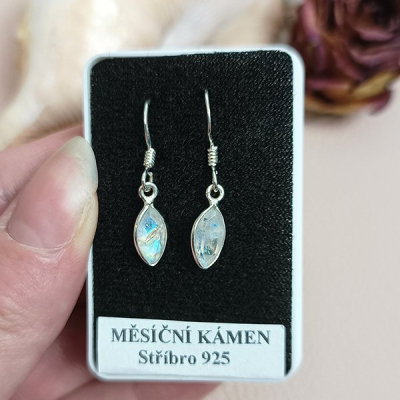 Náušnice měsíční kámen broušené slzy ve stříbře 925 (1)