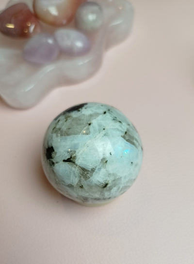 Měsíční kámen koule (1)