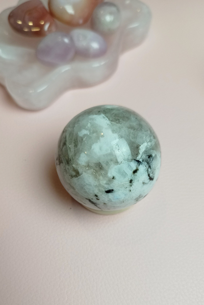 Měsíční kámen koule (2)